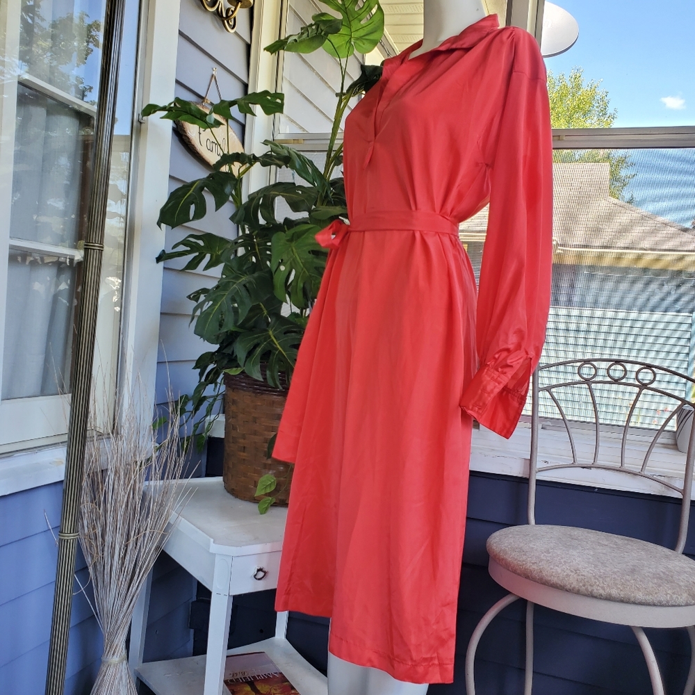 Vintage 70's-80s Ryan Scott Ltd. Pleated Red Lightweight Robe Sleepwear Size 10